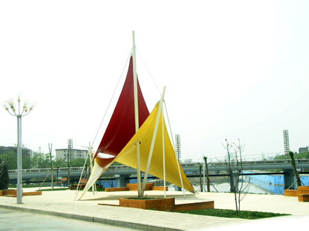 紅黃帆船彩色膜結構