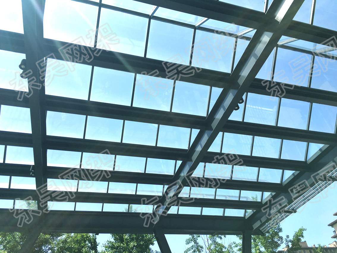 折線形玻璃雨棚